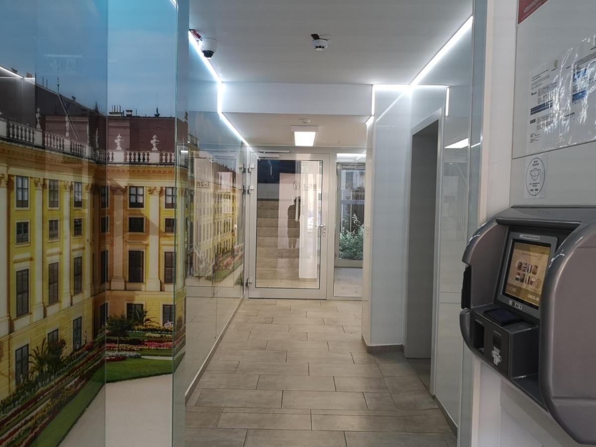 Smart Nano Living - Wien Hauptbahnhof - Self Check-In Eksteriør billede